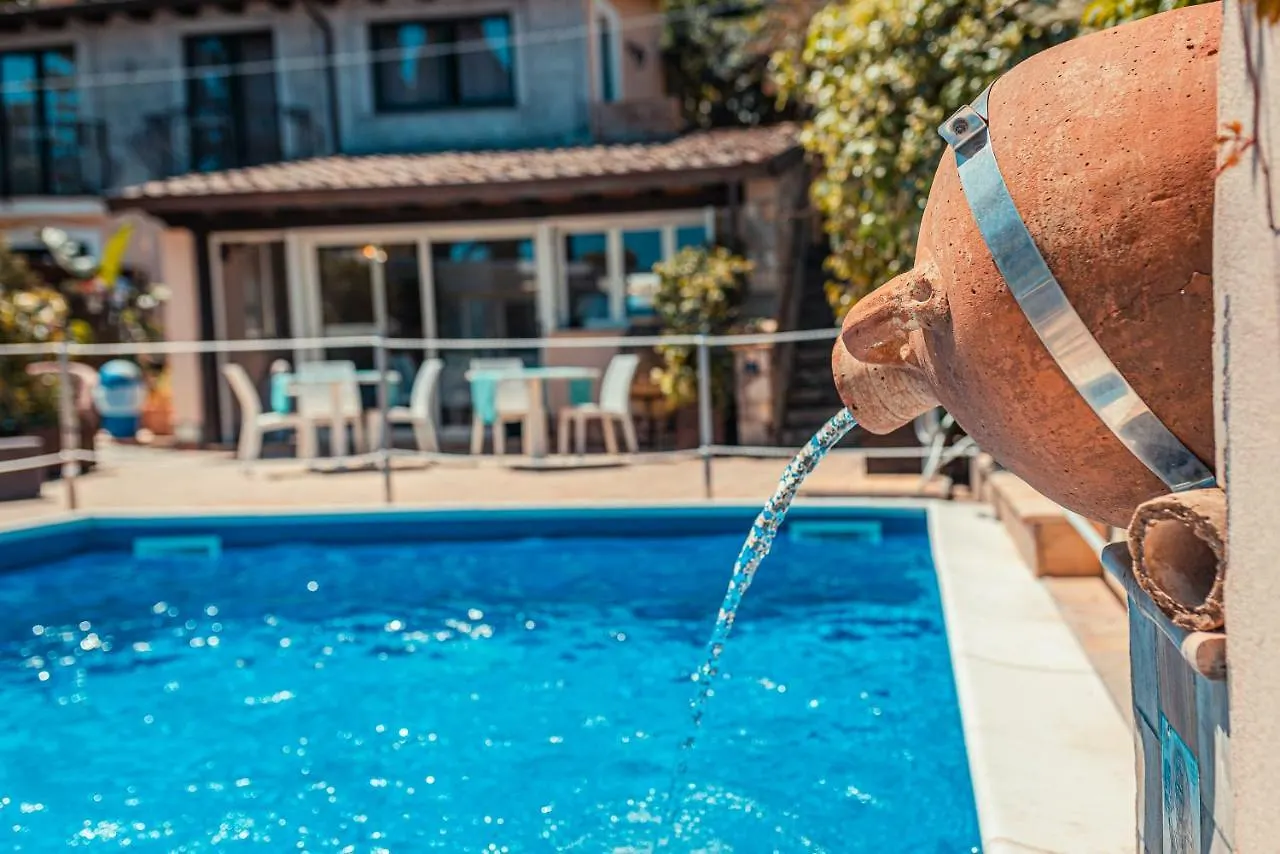 Sirami Apartments 0*, Taormina