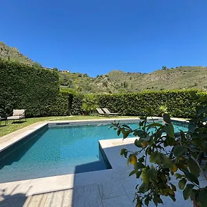  Villa Almond